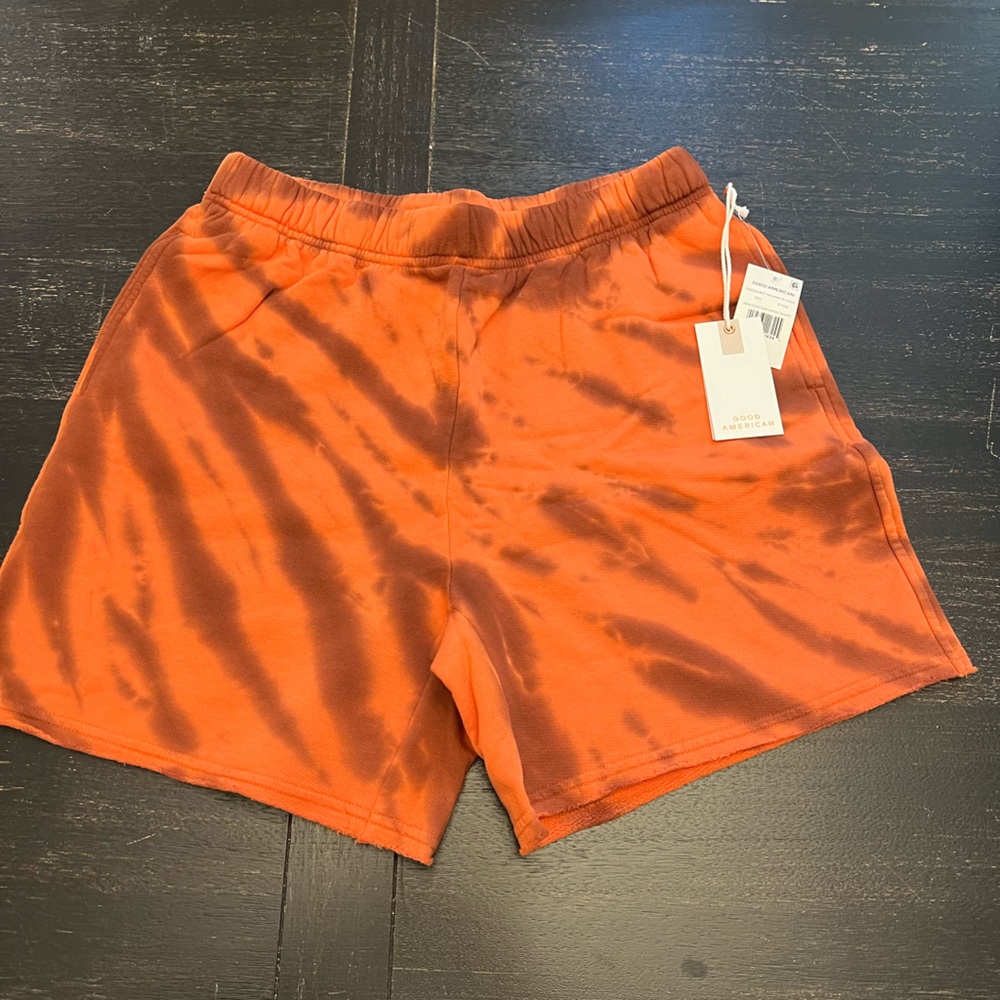Good American Women’s Sweat Shorts - Picture 4 of 7